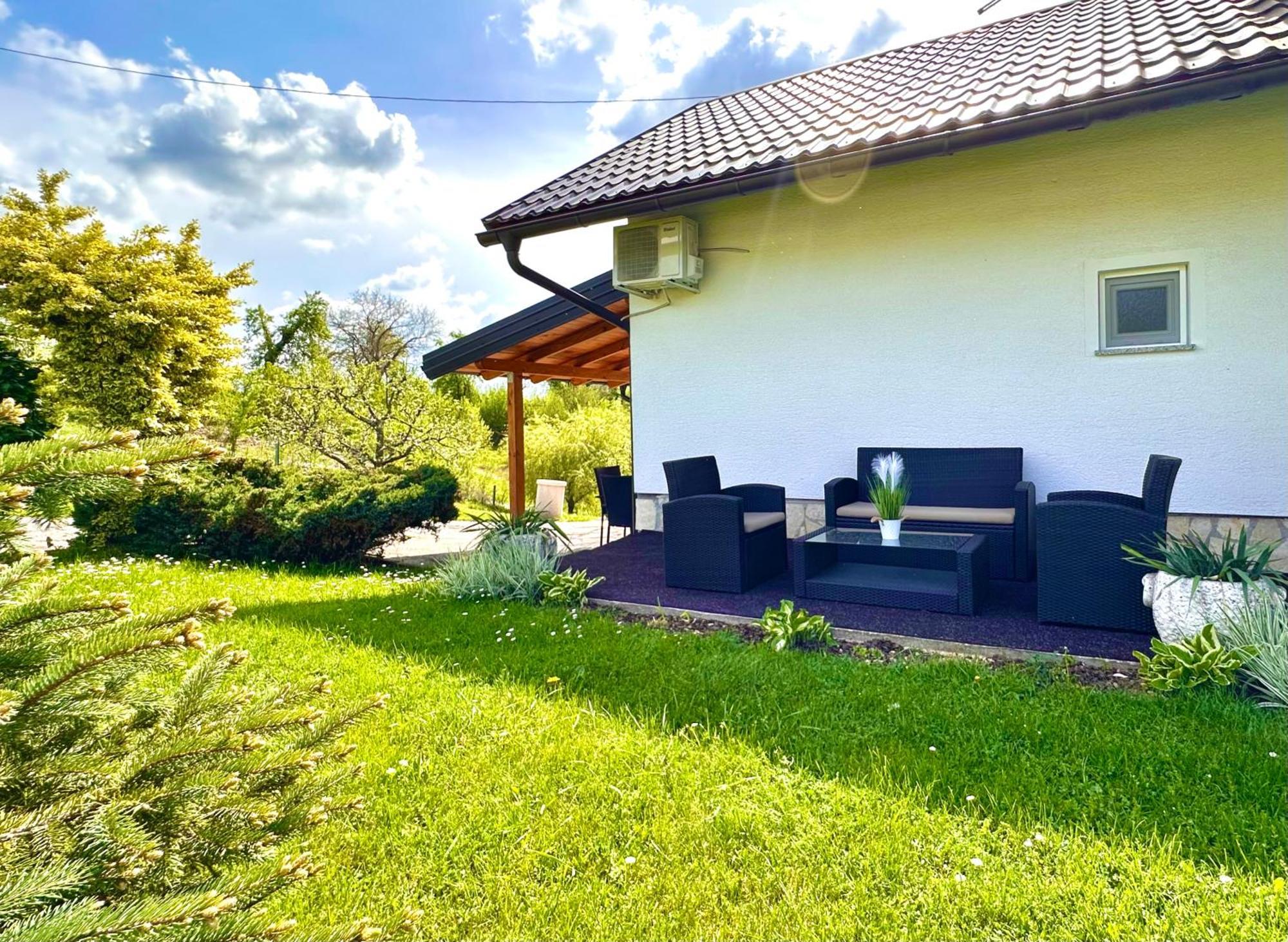 Apartments Sanja Rakovica Εξωτερικό φωτογραφία