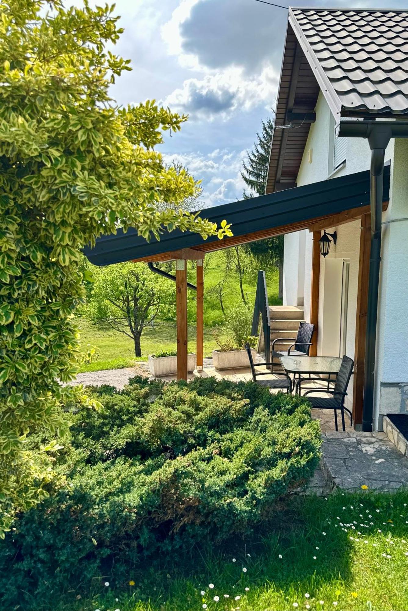 Apartments Sanja Rakovica Εξωτερικό φωτογραφία
